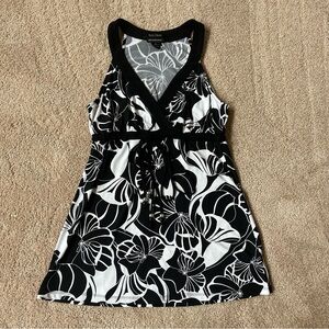 White House Black Market Black and White Floral Sleeveless Top